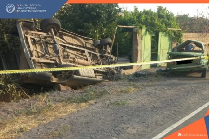 Մեքենան դուրս է եկել ճանապարհի երթևեկելի հատվածից, բախվել պատին և կողաշրջվել. կան տուժածներ