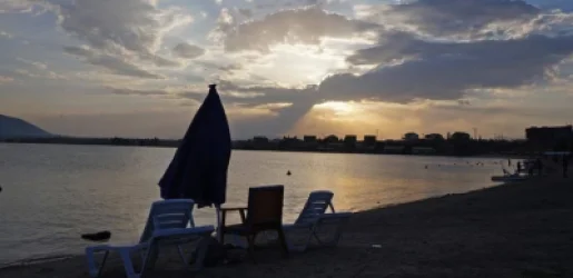 Ջրափրկարարներն ափ են դուրս բերել մոտորանավակը և քաղաքացիներին