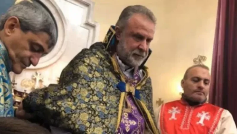 Մարդիկ թուրքի ջրաղացին ջուր են լցնում՝ քարկոծելով ինձ. Նախևառաջ տեսնենք մեր աչքի գերանը, նոր դիմացինի աչքի փուշը. Տեր Հովհաննես