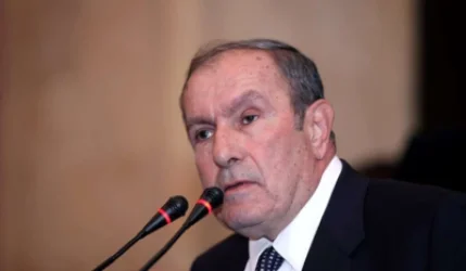 Լևոն Տեր-Պետրոսյանն անդրադարձել է «Հայոց պատմություն» և «Հայաստանի պատմություն» տերմիններին