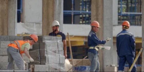 Ռուսաստանում առաջարկել են արգելել աշխատանքային միգրանտներին իրենց ընտանիքներին երկիր բերելը