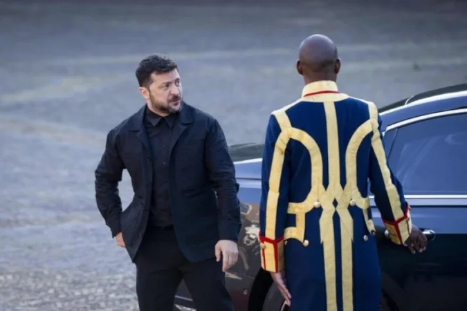 Սպիտակ տնից հետաքրքրվել են՝ Զելենսկին կոստյումո՞վ կներկայանա, թե՞ ոչ