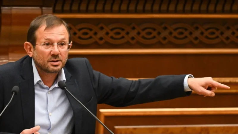 Ուղիղ ասեցի՝ տղե՛ք, ամոթ է, ջրի վրա քերական գործ հարուցելը ո՞րն է. Գեղամ Մանուկյան