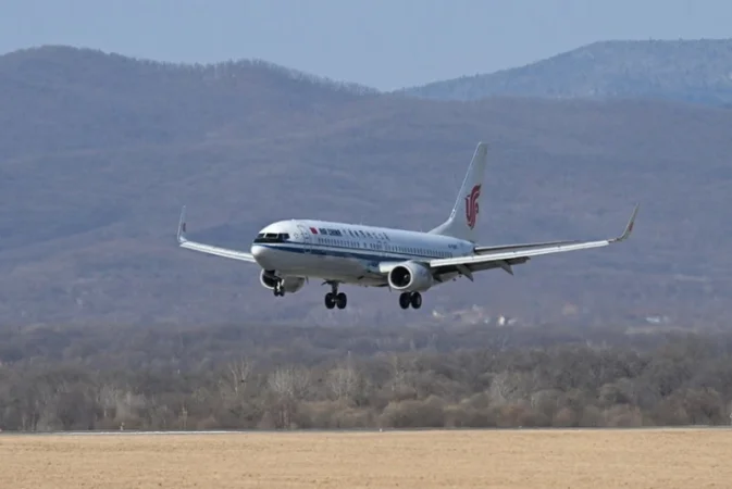 Լոնդոնից Պեկին թռչող ինքնաթիռն արտակարգ վայրէջք է կատարել Ռուսաստանում․  ուղևորները մնացել են ինքնաթիռում