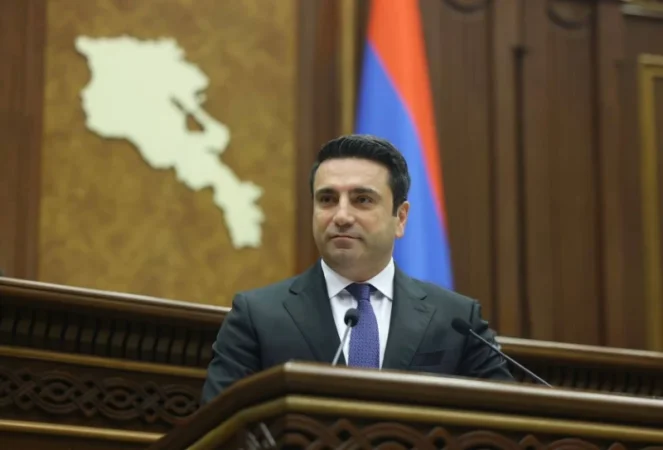 Ալեն Սիմոնյանի ակնարկը՝ ընդդիմությանը