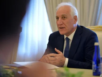 Խաչատուրյանը Ալիևի՝ Սահմանադրությունը փոխելու պահանջի մասին. հիմա ոչ մի հանրաքվե չի լինի