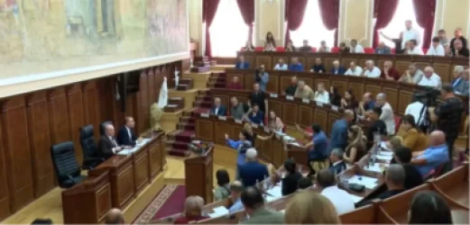 Լեզվակռիվ՝ Գյումրու ավագանու նիստում