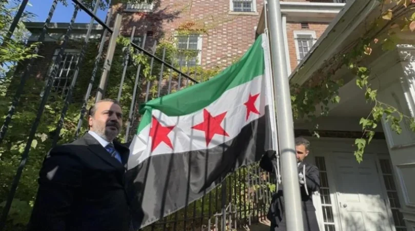 Վաշինգտոնում ավելի քան 10 տարի անց կրկին բարձրացվել է Սիրիայի դրոշը