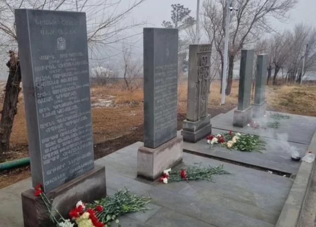 Աղավնոյի կոթողները կանգնեցվել են «Եռաբլուր»-ում