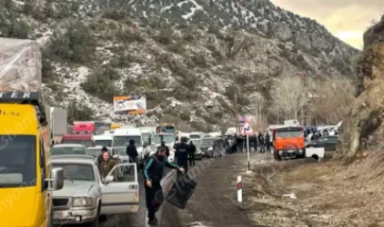 ԼՈՒՍԱՆԿԱՐՆԵՐ. Ջերմուկի խաչմերուկից Սյունիքի մարզ երթևեկությունը ժամանակավորապես դադարեցվել է