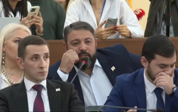 Առաջարկում եմ կարմիր գծերի հարցն այս տարի հանենք. «Հանրային ձայն» խմբակցության ղեկավար