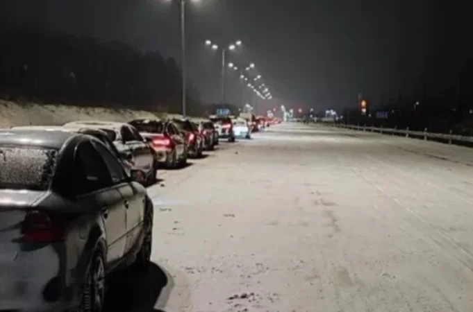 Մոտ 150 ավտոմեքենա Լեհաստանի հետ Կալինինգրադի սահմանին հերթում է