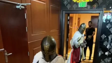 Կատարն անգլիացիներին արգելել է խաչակիրների հանդերձանքով մտնել մարզադաշտ