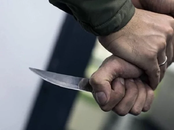 Վեճ՝ մեքենա կայանելու շուրջ. տղամարդիկ ծեծել են սուպերմարկետի աշխատակցին, որն էլ դանակահարել է նրանց