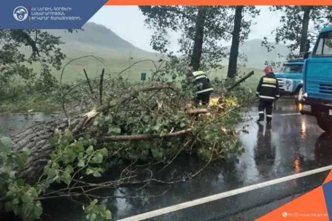 Ուժգին քամին մեծ վնասներ է պատճառել․ գրանցվել է արտակարգ դեպքեր