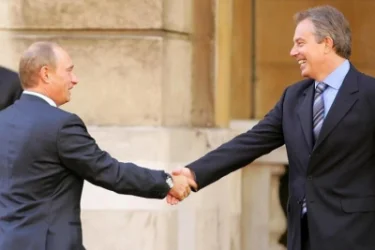 Պուտինը հիշել է, թե ինչպես է Մեծ Բրիտանիայի նախկին վարչապետի հետ գիշերանոցով սուրճ խմել