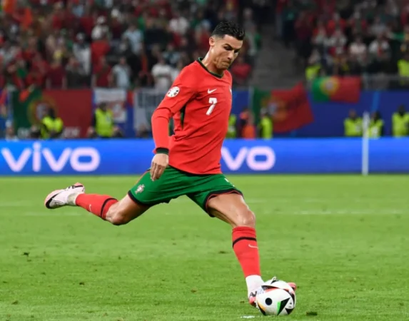 Ռոնալդուն դարձել է աշխարհի առաջին ֆուտբոլային միլիարդատերը