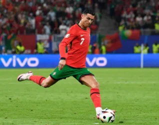 Ռոնալդուն դարձել է աշխարհի առաջին ֆուտբոլային միլիարդատերը