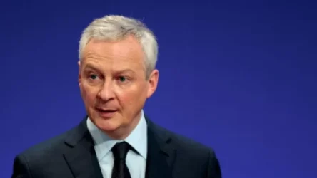 Լարված իրավիճակ՝ Ֆրանսիայում. պաշտպանության նախարարության ղեկավարը հրաժարական է տվել