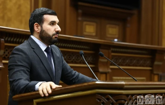 Մեկը չկա՞ ասի՝ մի խոսի էլի, մի խոսի. Վահագն Ալեքսանյանը` Ռոբերտ Քոչարյանի մասին