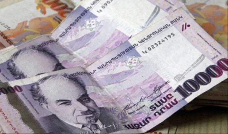 55-ամյա կինը հացաբուլկեղենի խանութներից մեկում կեղծ թղթադրամ է իրացրել