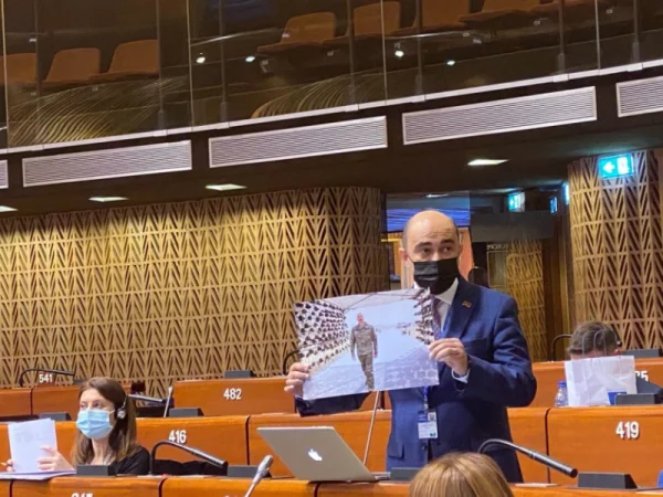 Աշխատիր աչքիս չերևալ․ Մարուքյանը՝ ի պատասխան ուկրաինացի պատգամավորի ելույթի