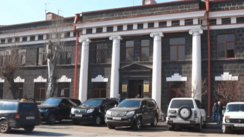 Շիրակի մարզպետարանն անդրադարձել է Գյումրու քաղաքապետարանի հայտարարություններին