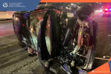 Մեքենան բախվել է  բետոնե պատնեշին և կողաշրջվել. կա տուժած