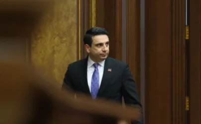 ՀՀ-ի օրհներգը պետք է փոխվի. պետք է քննարկենք նաև զինանշանի փոփոխության հարցը. Ալեն Սիմոնյան