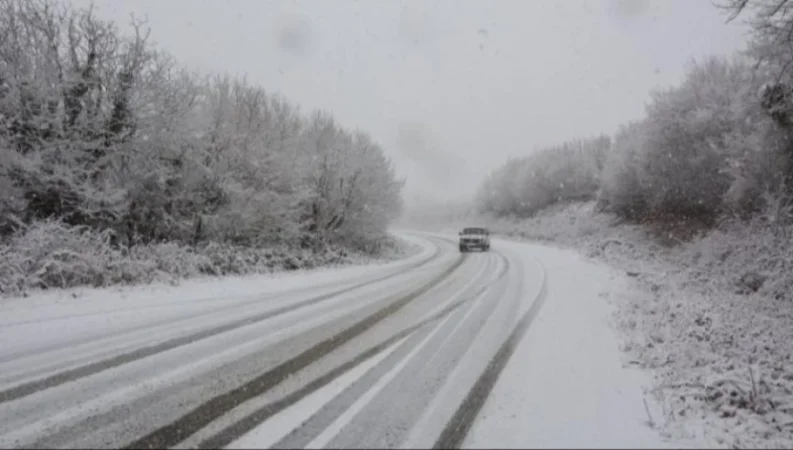 ՀՀ-ում կան փակ ճանապարհներ. որոշ շրջաններում ձյուն է տեղում