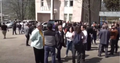 Տավուշի մարզի սահմանամերձ Ոսկեպար համայնքում այս պահին հավաք է տեղի ունենում