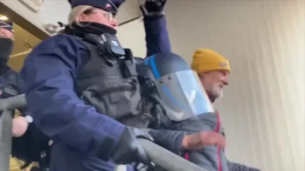 ՏԵՍԱՆՅՈՒԹ. Ֆրանսիացի ֆերմերները փորձել են գրավել սննդի շուկա. ձերբակալվել է 79 մարդ