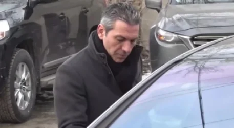 ՏԵՍԱՆՅՈՒԹ․ «Չեմ շփվել իր հետ». «Սիներջիի» տնօրենի որդին՝ դատարանի բակում