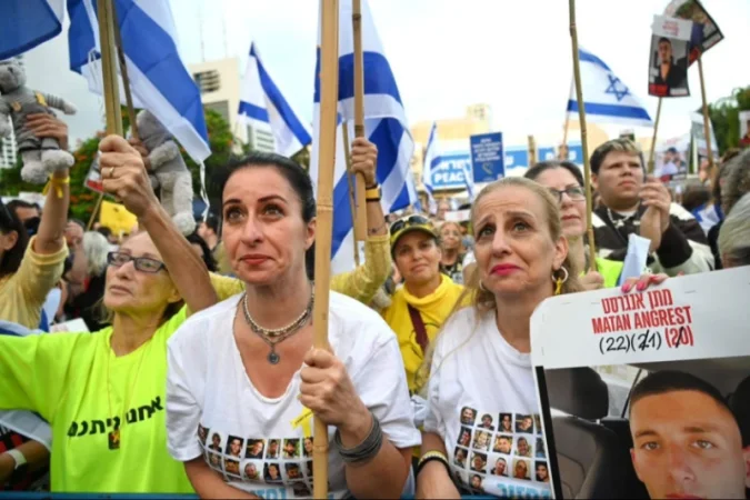 Հազարավոր իսրայելցիներ հավաքվել են «Պատանդների հրապարակում»՝ սպասելով գերիների ազատ արձակմանը