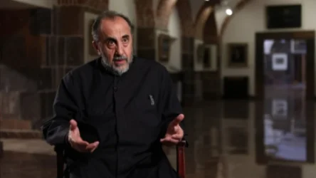 Փոխանցված նյութը վերցնում են կալանավորված անձի ձեռքից. Միքայել սրբազանի փաստաբանական խումբ