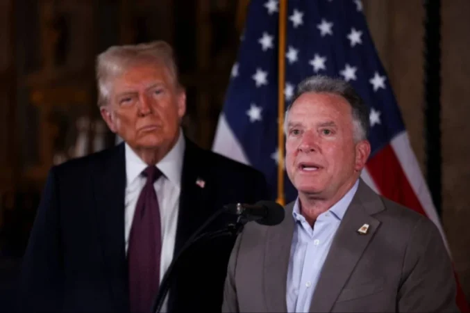 Ուիթքոֆը ծրագրում է լքել Թրամփի վարչակազմը