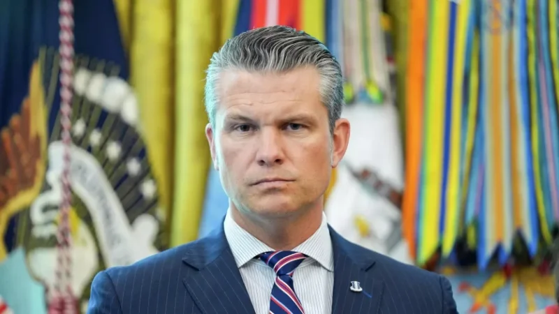 Պենտագոնի ղեկավարի ինքնաթիռը արտակարգ վայրէջք է կատարել Մեծ Բրիտանիայում