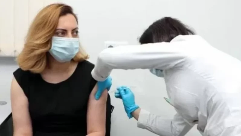 Առաջին բարձրաստիճան պաշտոնյան, որ պատվաստվեց չինական պատվաստանյութով