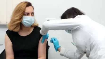 Առաջին բարձրաստիճան պաշտոնյան, որ պատվաստվեց չինական պատվաստանյութով