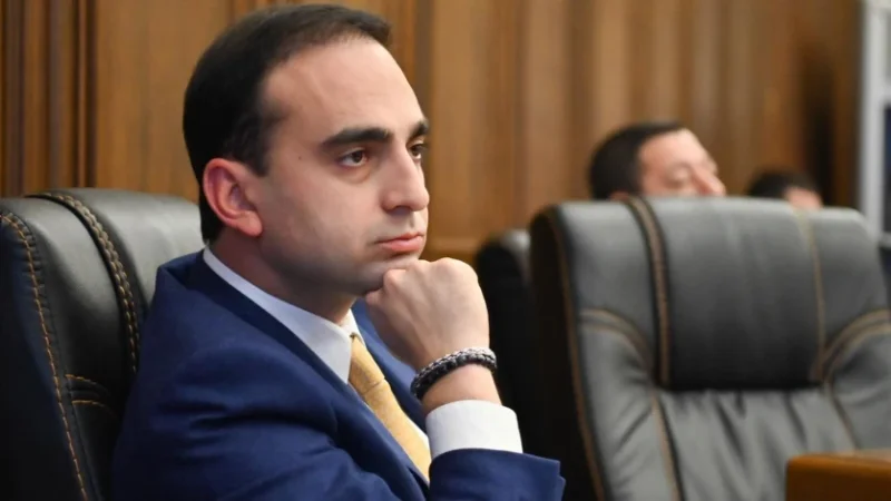 Ավինյանը՝ Երևանում վթարային շենքերի վերակառուցման ծրագրերի մասին