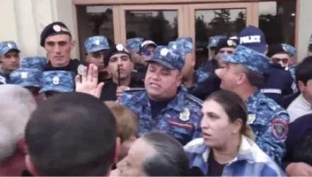 Ընդդիմադիր պատգամավորները շտապում են Գյումրի