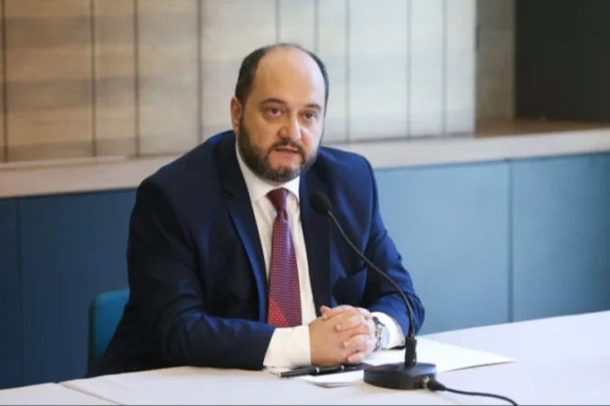 Մանր ժուլիկ/կաշառակերի համար Գյումրիում եկեղեցու զանգեր են ղողանջում․ Հարությունյանը՝ Ղուկասյանի մասին