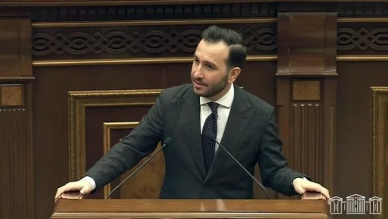 Շարունակեք հավաքվել Վարդանիկի շուրջ և դարձեք մի մեծ բուկետ. Կոնջորյան