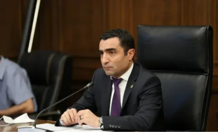 Գյումրիում «կոնսենսուս-1» ձևաչափի անփառունակ վախճանի ականատեսն ենք. Ռոմանոս Պետրոսյան