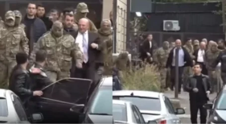 Վարդան Ղուկասյանը դուրս եկավ քաղաքապետարանի հետնամուտքից