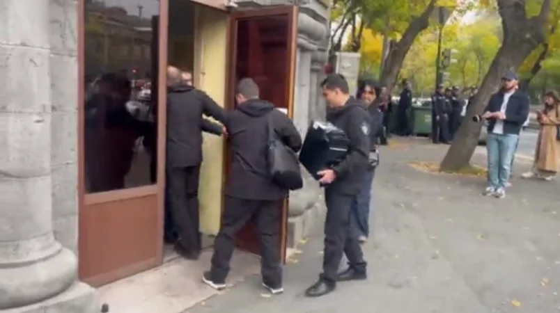 Գյումրու քաղաքապետարանից առգրավված սարքավորումները, բերվել են Հակակոռուպցիոն կոմիտե