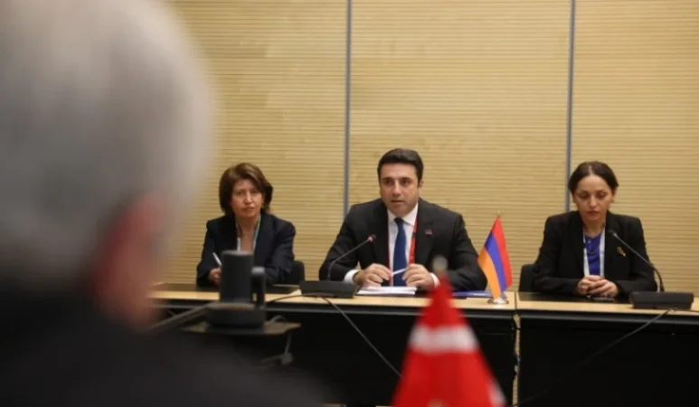 Ալեն Սիմոնյանն ու Սյորեն քննարկել են Հայաստանի և Ադրբեջանի միջև խաղաղության գործընթացը