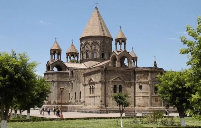 Եկեղեցիների համաշխարհային խորհուրդը դատապարտում է Հայաստանում հոգևորականների ձերբակալությունները