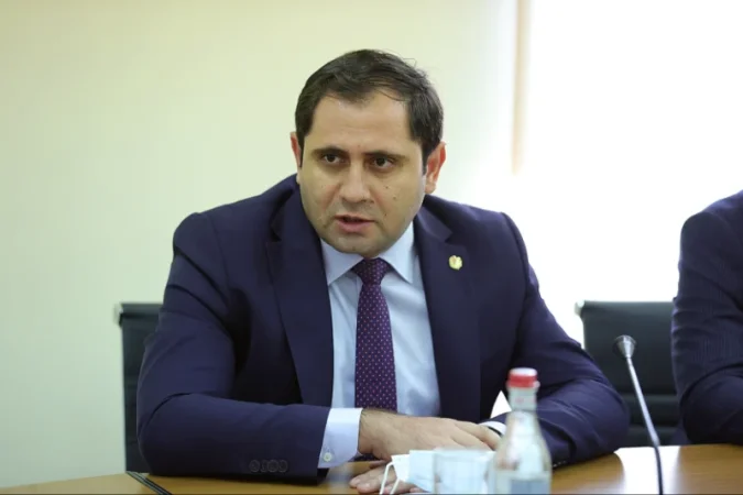 Պապիկյանը՝ բանակում մահացությունների մասին