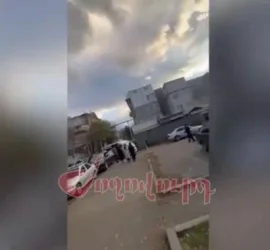 Վանաձորի դատարանում միջադեպ է տեղի ունեցել․ մեղադրյալին դանակով հարվածել են. ArmLur